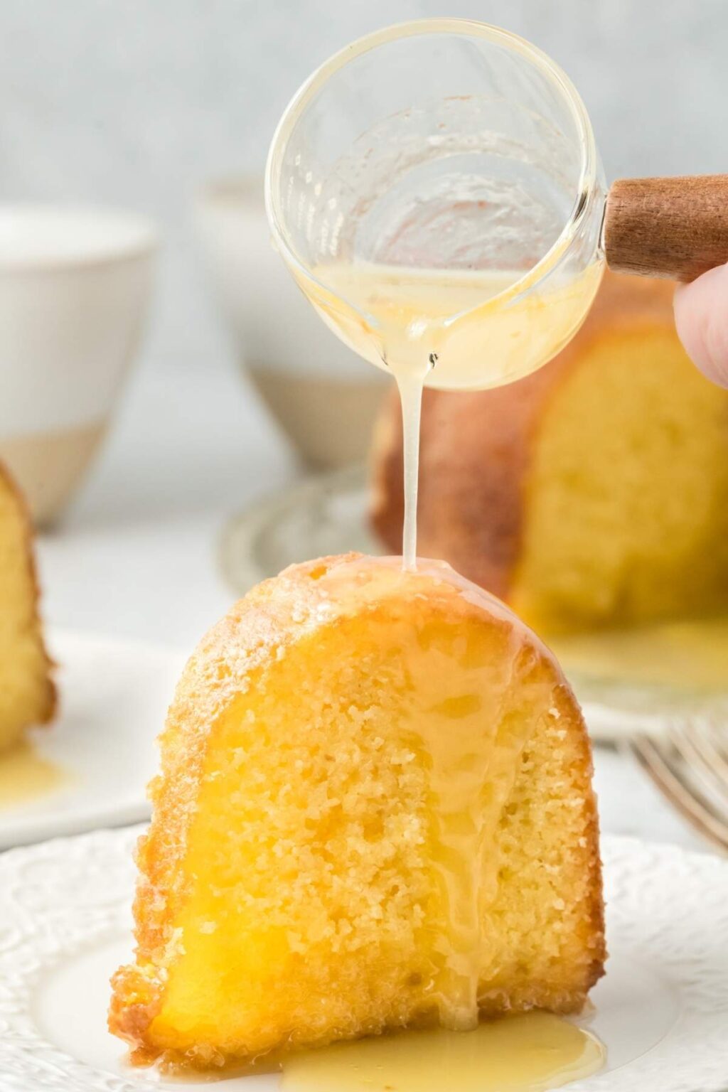 Rum Bundt Cake xoxoBella