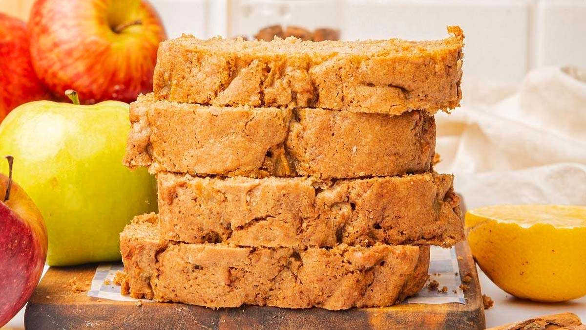 Apple Cinnamon Loaf