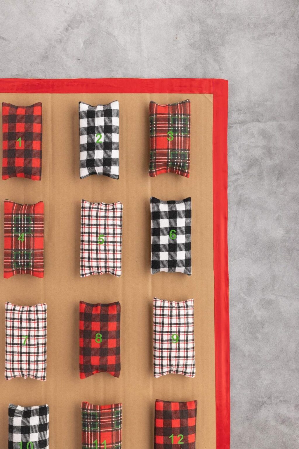 DIY 12 Days of Christmas Countdown Calendar - xoxoBella