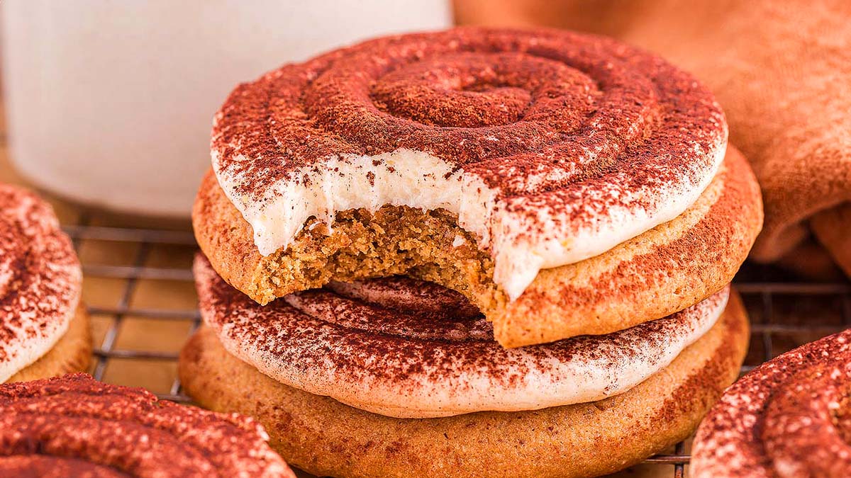 Cookies inspired by tiramisu with mascarpone and espresso.