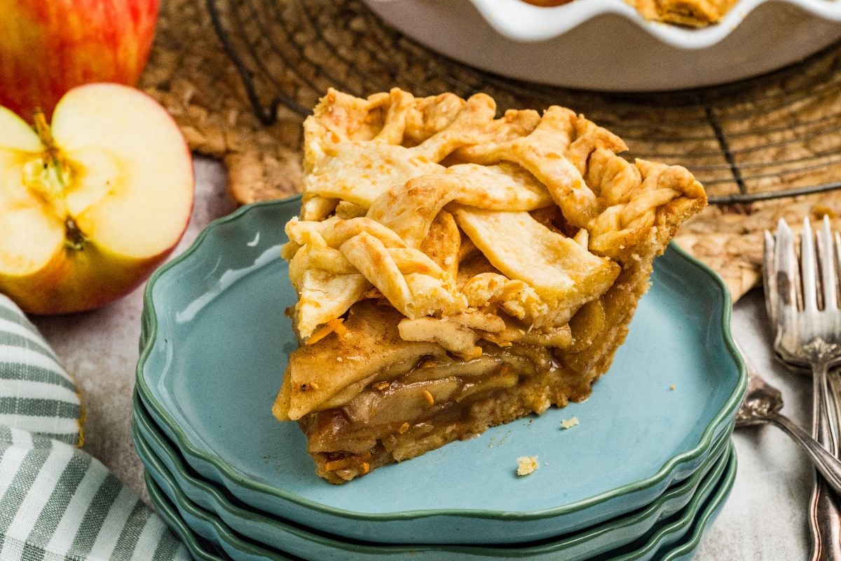 Apple Cheddar Pie - xoxoBella